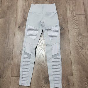 Alo Yoga Moto Leggings Pant EUC Silver Gray Size Small 28"